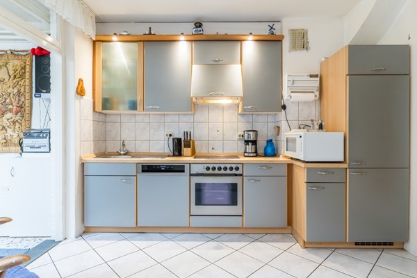 Foto - Te koop: Ruime halfvrijstaande woning met 179 m² woonoppervlakte, 6 slaapkamers, 2 badkamers, garage en tuin op het zuiden in Vaals